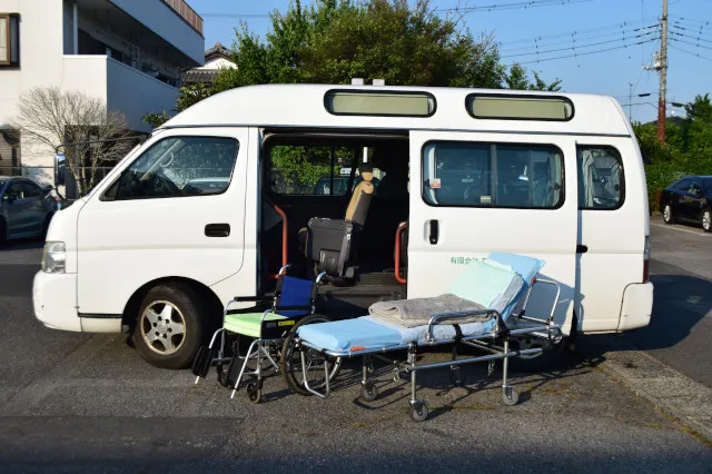 民間救急車両写真
